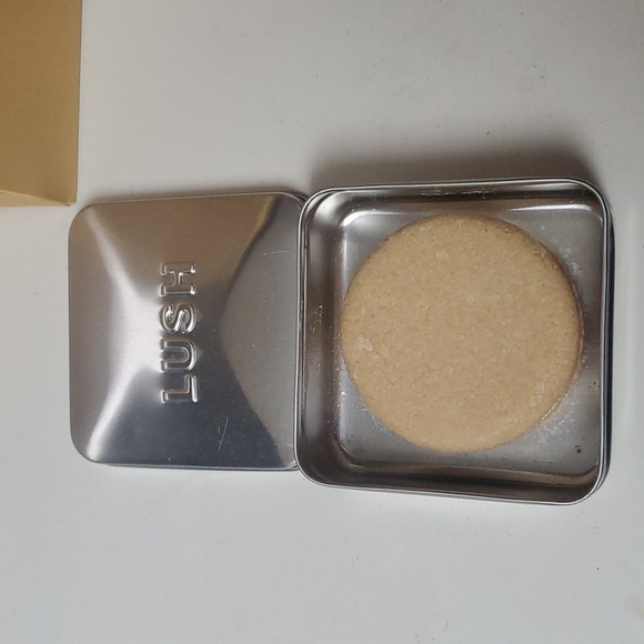 Lush Honey I Washed The Kids Shampoo Bar - Picture 1 of 2